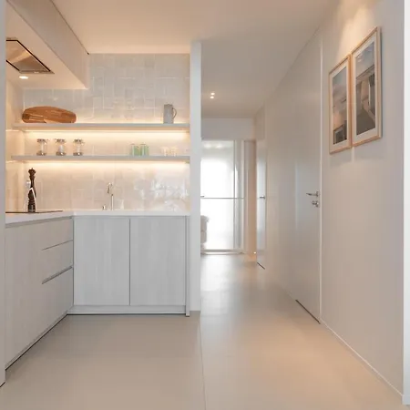 Apartment Designappartement Met Zijdelings Zicht Op Zee Ostend